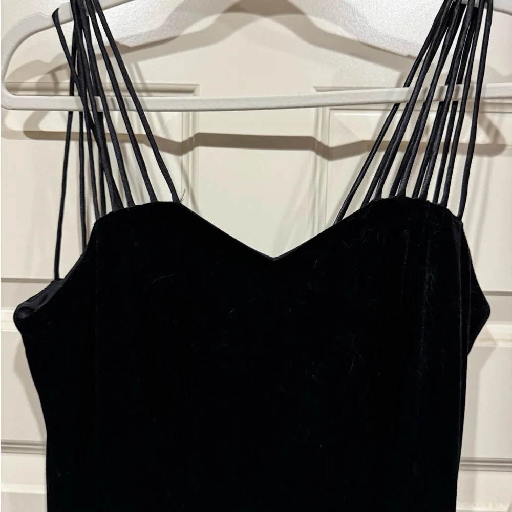 Vintage Chic Black Velvet Maxi Dress w Sheer the Shoulder Scarf. AlmostThyme - Picture 3 of 7